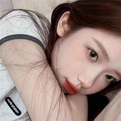 相拥于烟火尽头